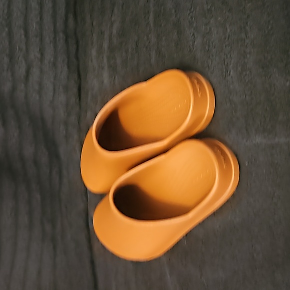 Crocs - Picture 3 of 7